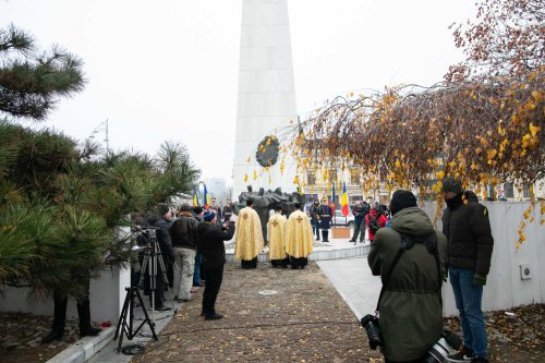 Popasuri de pomenire pentru eroii Revoluției în Capitală Poza 239005