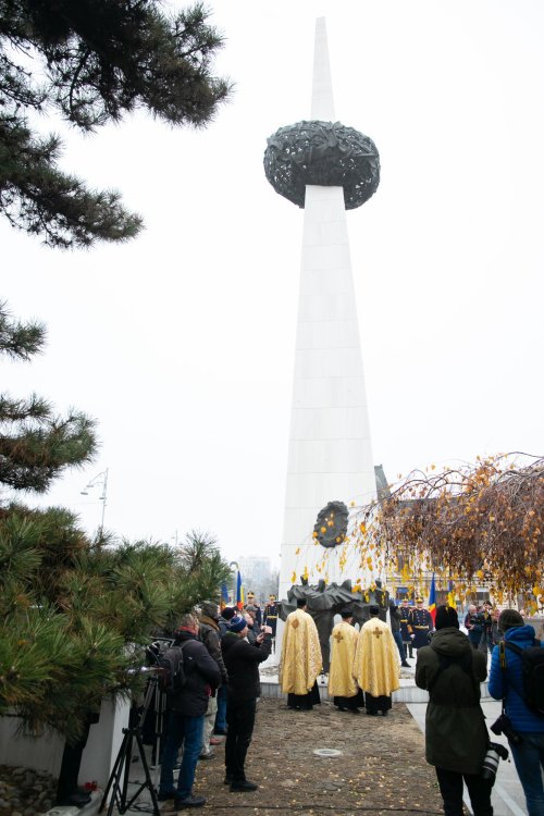 Popasuri de pomenire pentru eroii Revoluției în Capitală Poza 239006