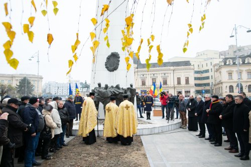 Popasuri de pomenire pentru eroii Revoluției în Capitală Poza 239007