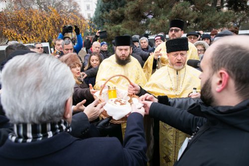 Popasuri de pomenire pentru eroii Revoluției în Capitală Poza 239015