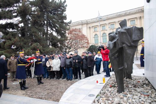 Popasuri de pomenire pentru eroii Revoluției în Capitală Poza 239017