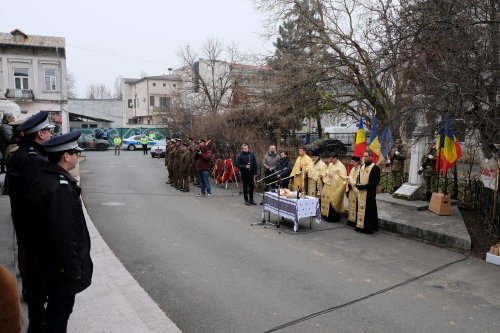 Popasuri de pomenire pentru eroii Revoluției în Capitală Poza 239030