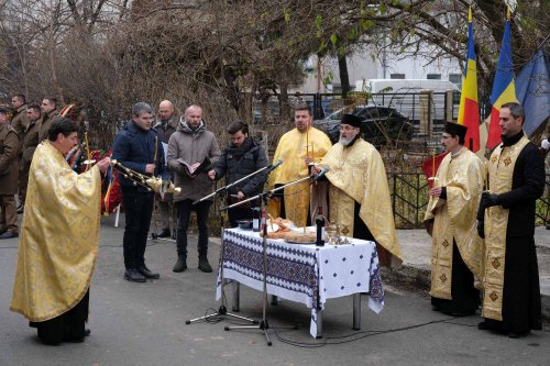 Popasuri de pomenire pentru eroii Revoluției în Capitală Poza 239032