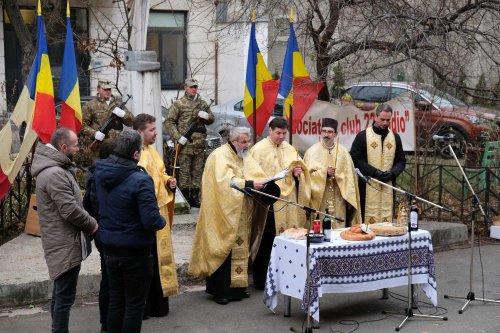 Popasuri de pomenire pentru eroii Revoluției în Capitală Poza 239040