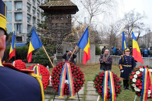 Popasuri de pomenire pentru eroii Revoluției în Capitală Poza 239045