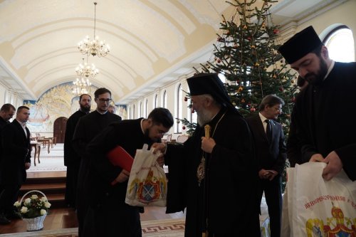 Colindători la Centrul eparhial al Arhiepiscopiei Dunării de Jos Poza 239211