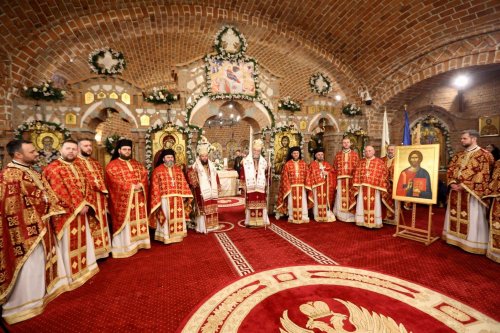 Sărbătoare la Catedrala Episcopală „Sfânta Treime” din Baia Mare Poza 239621