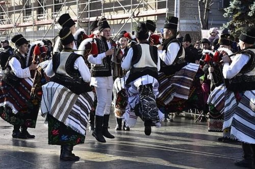 Festivalul sărbătorilor de iarnă și al tradițiilor din inima Bucovinei Poza 239688