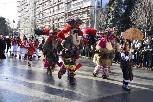 Festivalul sărbătorilor de iarnă și al tradițiilor din inima Bucovinei Poza 239691