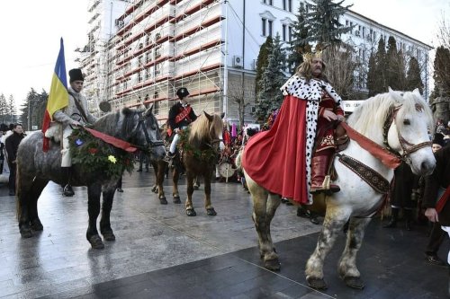 Festivalul sărbătorilor de iarnă și al tradițiilor din inima Bucovinei Poza 239700