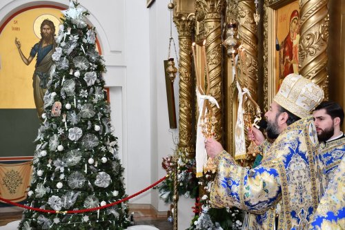 Binecuvântare pentru credincioși la Catedrala Episcopală din Caransebeș Poza 240024