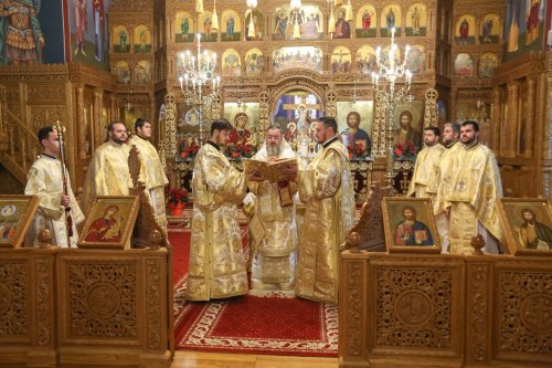 Slujbe de Anul Nou la Catedrala Arhiepiscopală din Buzău Poza 240064