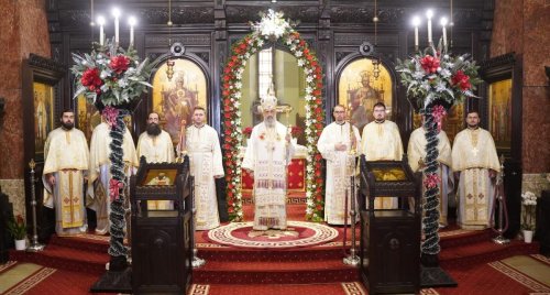 Slujire arhierească la Catedrala Arhiepiscopală din Alba Iulia Poza 240031
