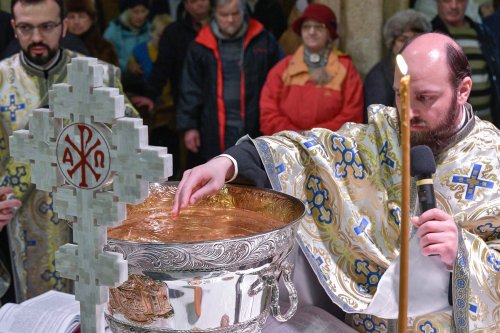 Sfințirea apei în ajunul Bobotezei la Catedrala Patriarhală Poza 240234