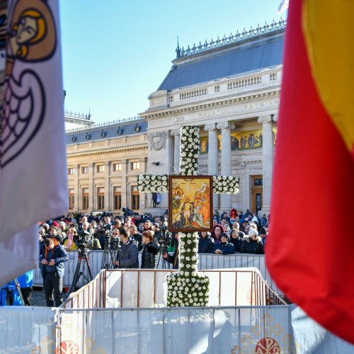 „Arătarea Sfintei Treimi față de neamul omenesc” Poza 240388