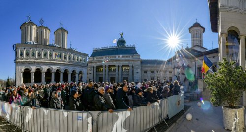 „Arătarea Sfintei Treimi față de neamul omenesc” Poza 240404