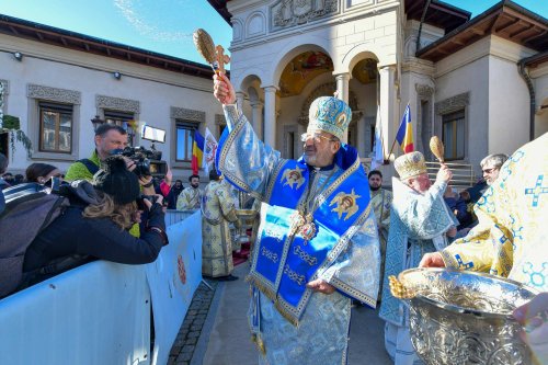 „Arătarea Sfintei Treimi față de neamul omenesc” Poza 240413