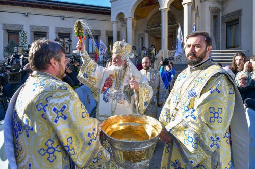 „Arătarea Sfintei Treimi față de neamul omenesc” Poza 240418