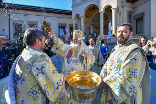 „Arătarea Sfintei Treimi față de neamul omenesc” Poza 240419