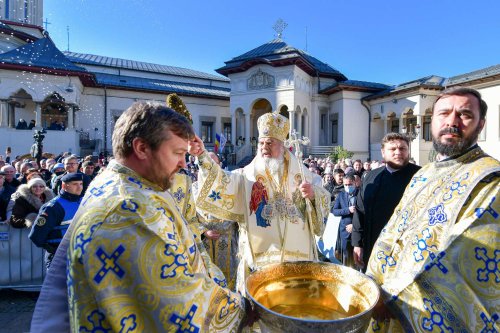 „Arătarea Sfintei Treimi față de neamul omenesc” Poza 240428