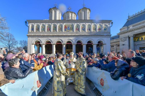 „Arătarea Sfintei Treimi față de neamul omenesc” Poza 240429