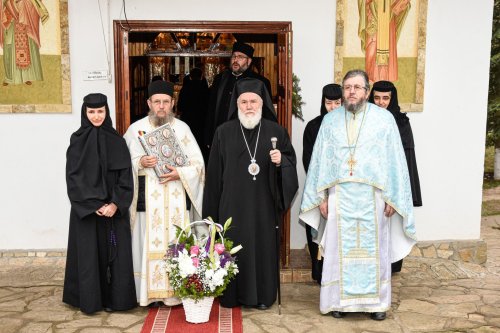 Popasuri de rugăciune la biserici din județul Tulcea Poza 241003