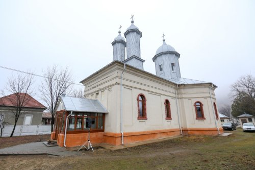Vizită arhierească la o biserică veche de un secol din județul Buzău Poza 241592