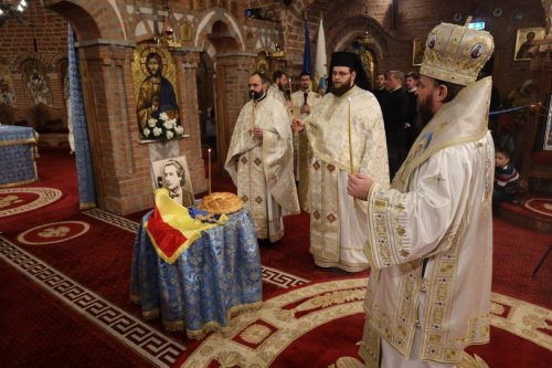 Mihai Eminescu pomenit la Catedrala Episcopală băimăreană Poza 241674