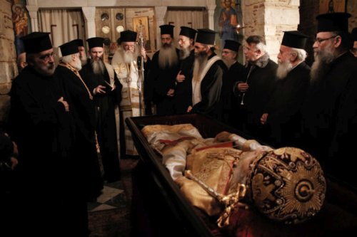 Patriarhul Irineu al Ierusalimului a fost înmormântat Poza 241646