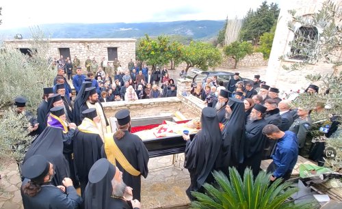 Patriarhul Irineu al Ierusalimului a fost înmormântat Poza 241647