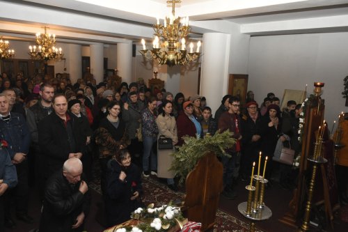 Rugăciune și filantropie la Biserica „Sfântul Antonie cel Mare” din Tulcea Poza 241985