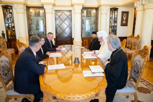 Președintele Parlamentului Republicii Moldova în vizită la Patriarhia Română Poza 242062