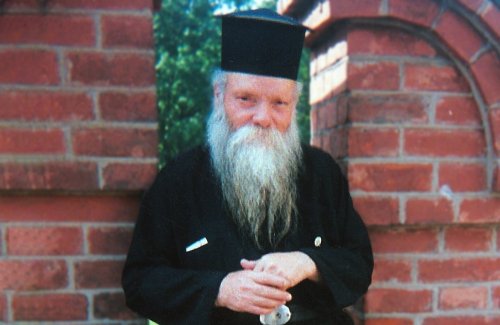 Părintele Evmenie Saridakis sau despre bucuria care odihnește Poza 241552
