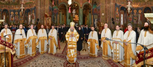 Sfântul Ierarh Grigorie Teologul, cinstit în București Poza 242516