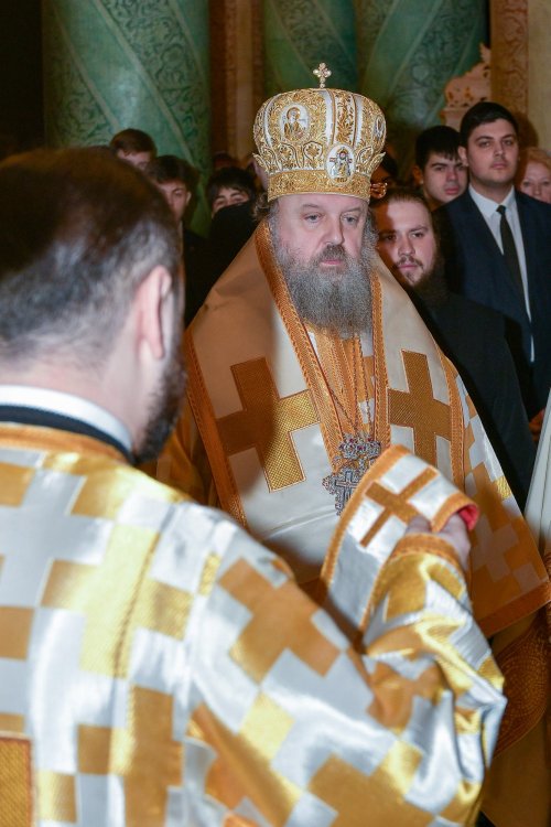 Sfântul Ierarh Grigorie Teologul, cinstit în București Poza 242521
