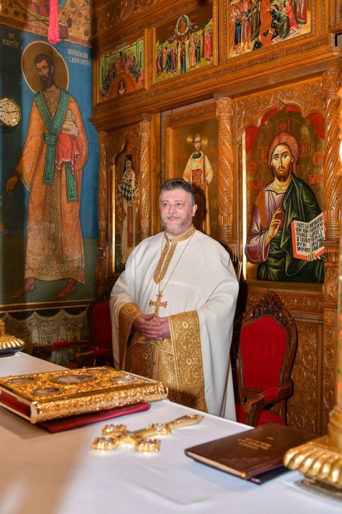 Sfântul Ierarh Grigorie Teologul, cinstit în București Poza 242522