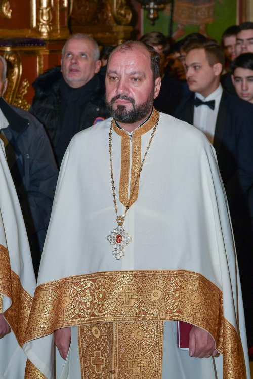 Sfântul Ierarh Grigorie Teologul, cinstit în București Poza 242523