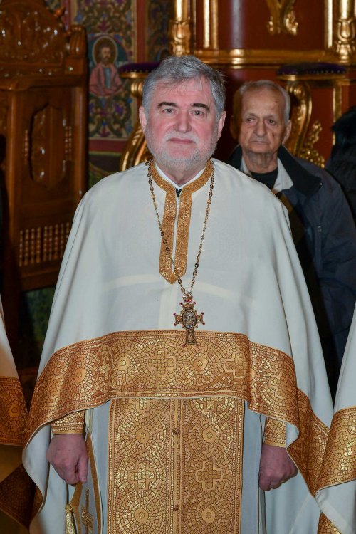 Sfântul Ierarh Grigorie Teologul, cinstit în București Poza 242524