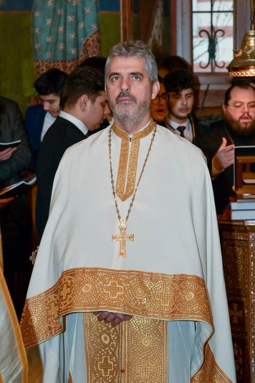 Sfântul Ierarh Grigorie Teologul, cinstit în București Poza 242526