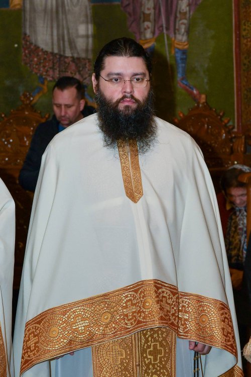 Sfântul Ierarh Grigorie Teologul, cinstit în București Poza 242527