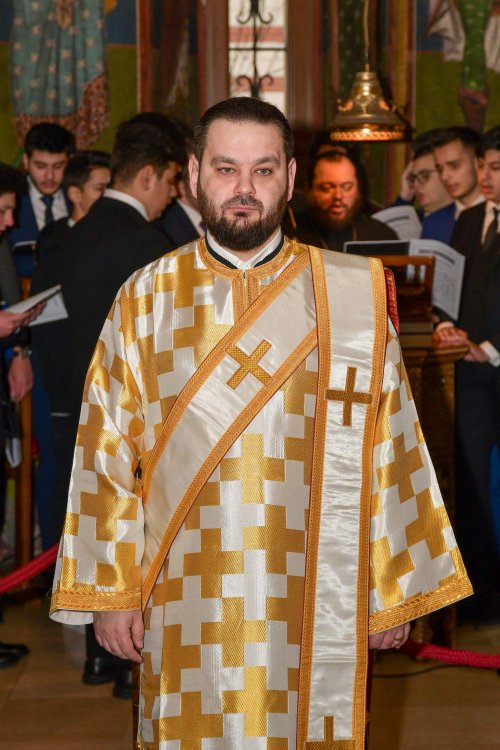 Sfântul Ierarh Grigorie Teologul, cinstit în București Poza 242533