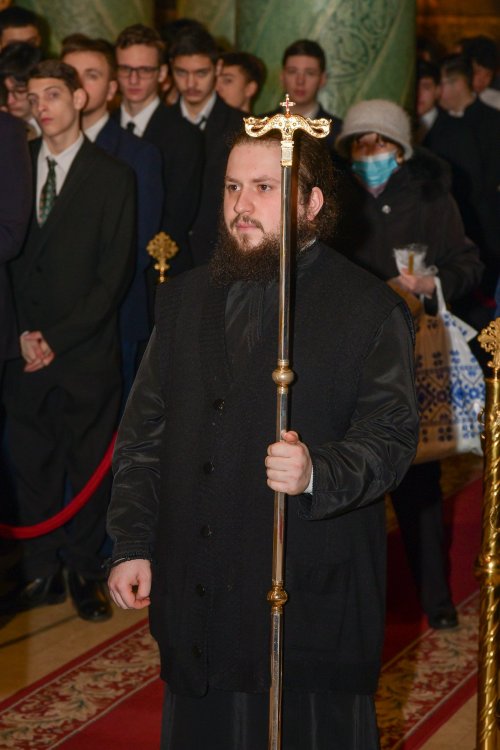 Sfântul Ierarh Grigorie Teologul, cinstit în București Poza 242534