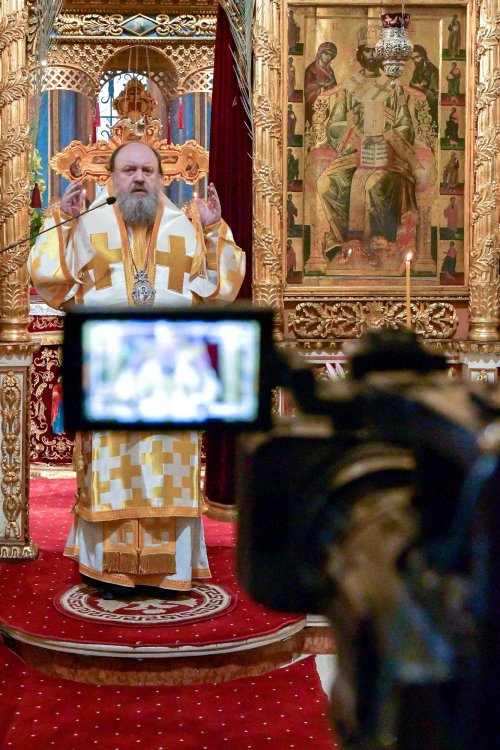 Sfântul Ierarh Grigorie Teologul, cinstit în București Poza 242548
