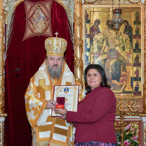 Sfântul Ierarh Grigorie Teologul, cinstit în București Poza 242558