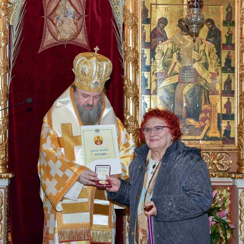 Sfântul Ierarh Grigorie Teologul, cinstit în București Poza 242564