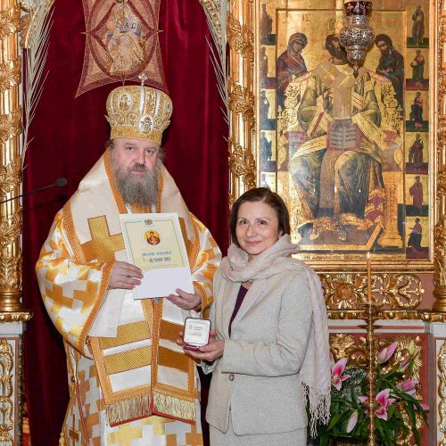 Sfântul Ierarh Grigorie Teologul, cinstit în București Poza 242566
