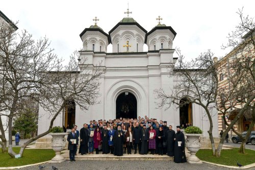 Sfântul Ierarh Grigorie Teologul, cinstit în București Poza 242571
