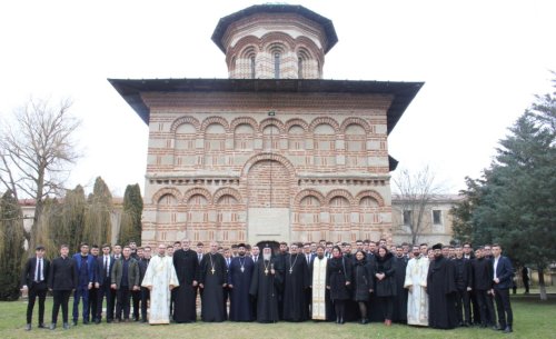 Seminarul teologic din Craiova și‑a cinstit ocrotitorul Poza 242646