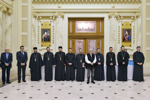 Adunarea eparhială a Arhiepiscopiei Bucureștilor în şedinţă anuală de lucru Poza 242821