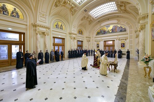 Adunarea eparhială a Arhiepiscopiei Bucureștilor în şedinţă anuală de lucru Poza 242823